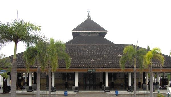 Masjid Agung Baitul Makmur
