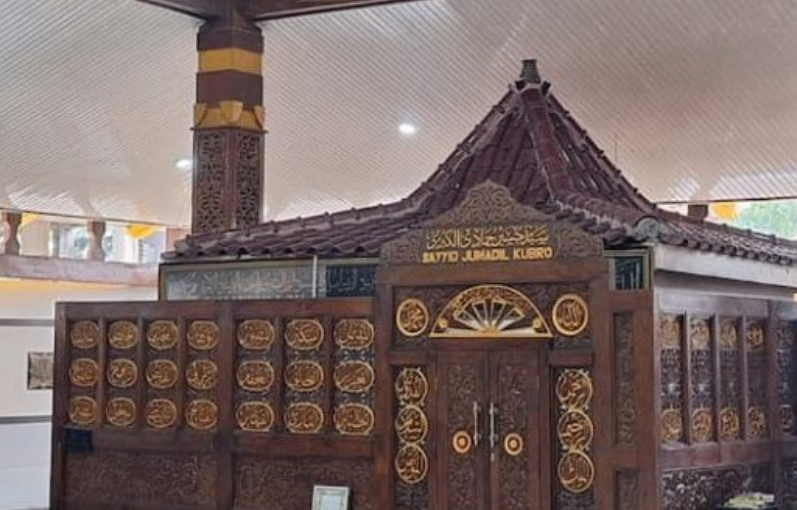 Makam Syekh Jumadil Kubro