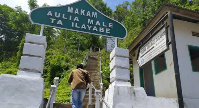 Makam Aulia Male Ta Ilayabe
