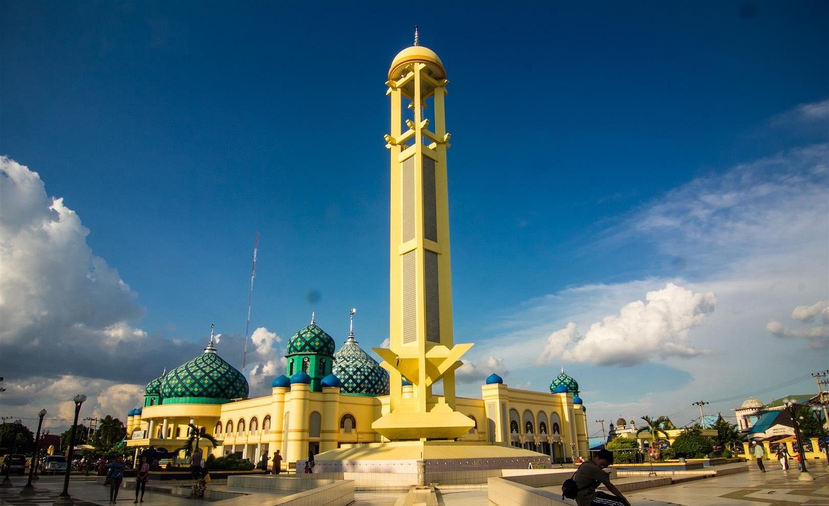Masjid Agung Al Karomah