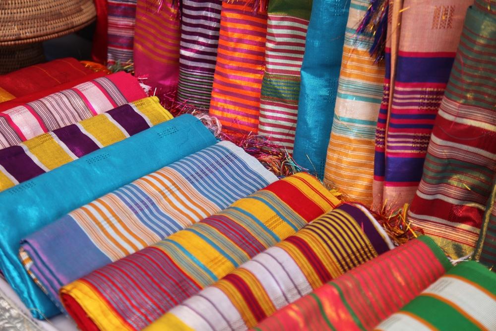 Tenun Kendari Sultra: Motif Indah di Balik Warna Memikat