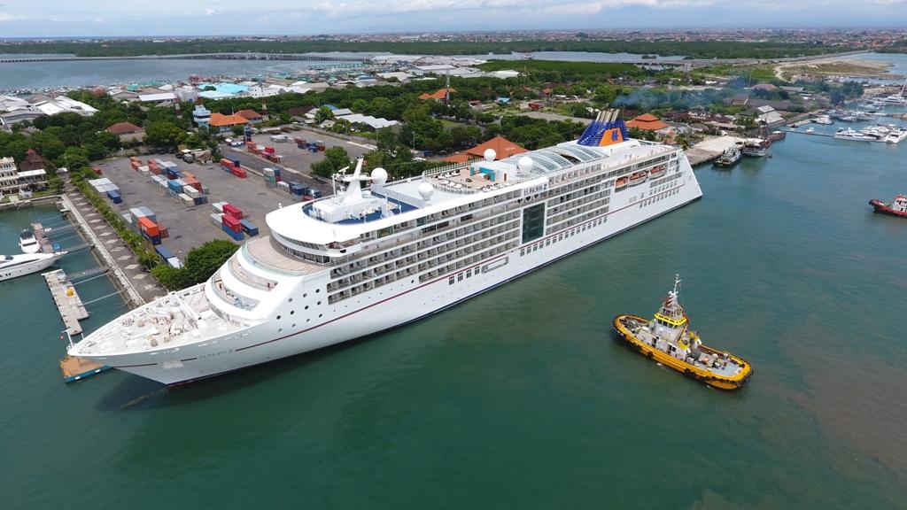 Background image for cruise banner mobile